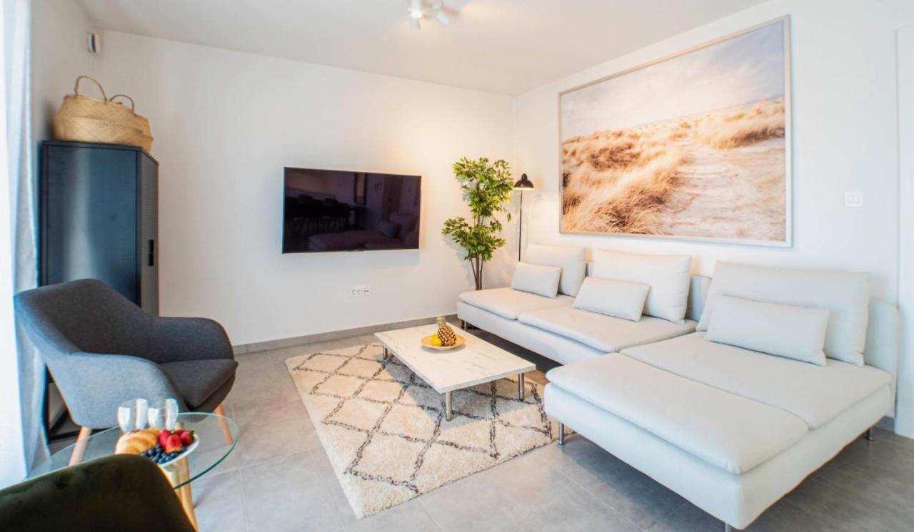 The Grande - Huge Terrace - Amazing Sea Views - Tastefully Furnished - Access To Rooftop Terrace And Gym - Hillside Apartments Rogoznica Rogoznica  Exteriér fotografie